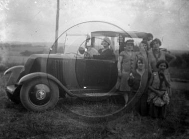 AU 903 Renault coupé landaulet .jpg