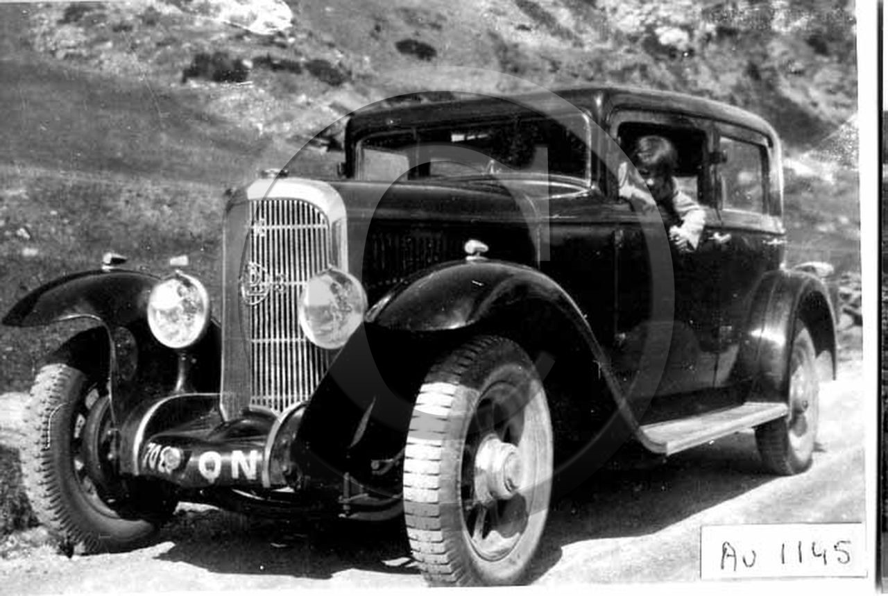 au 1145 Panhard .jpg