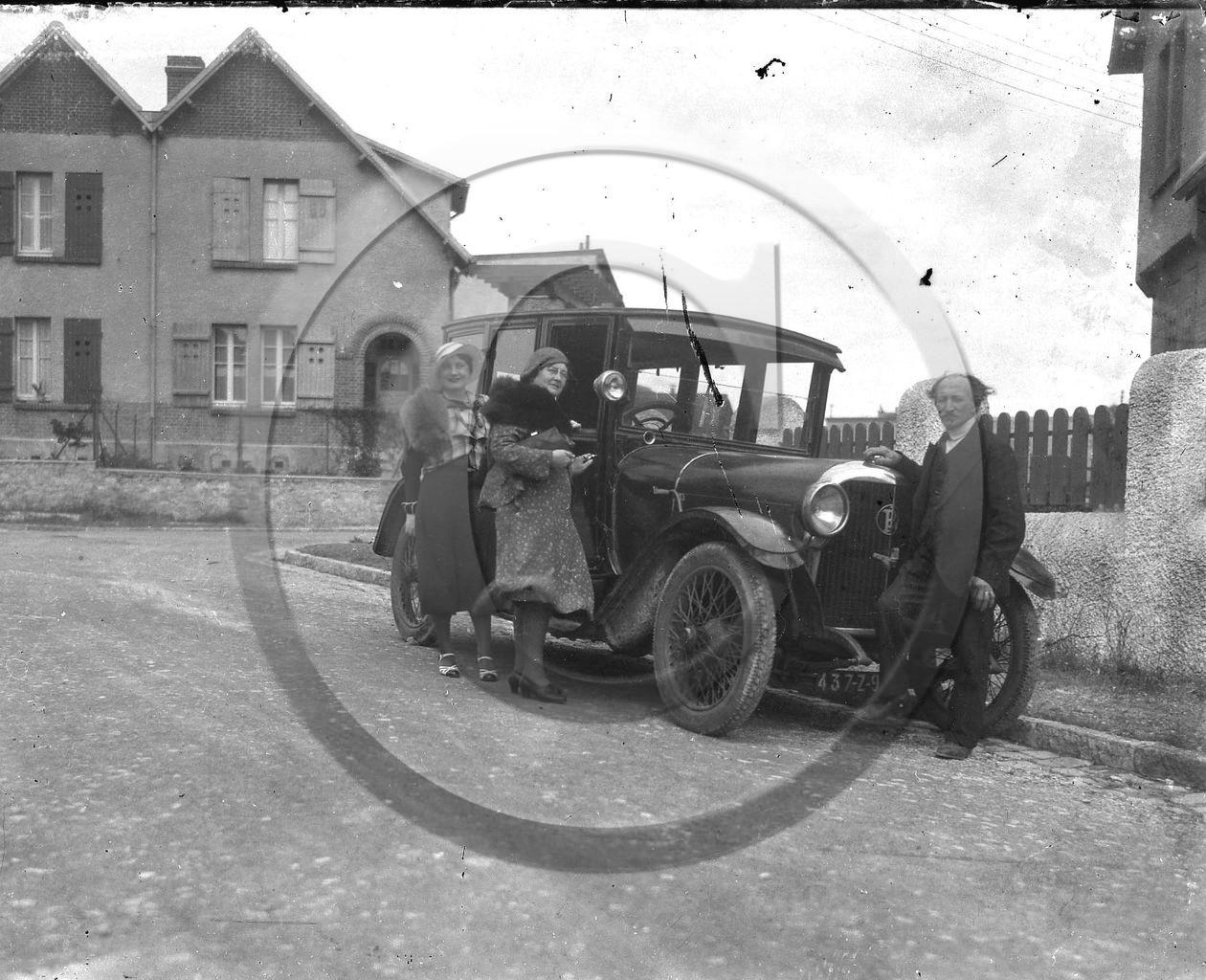 au 1183 panhard .jpg