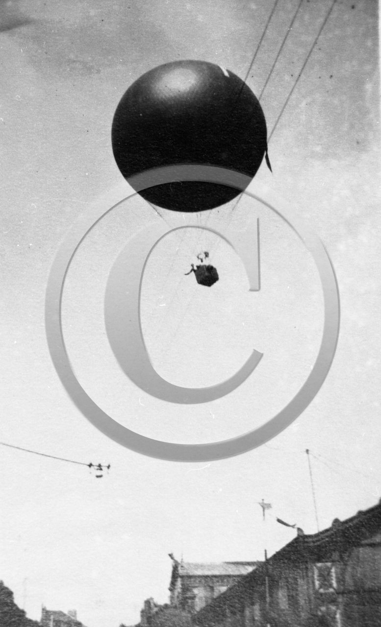 avi 152 ballon spherique .jpg