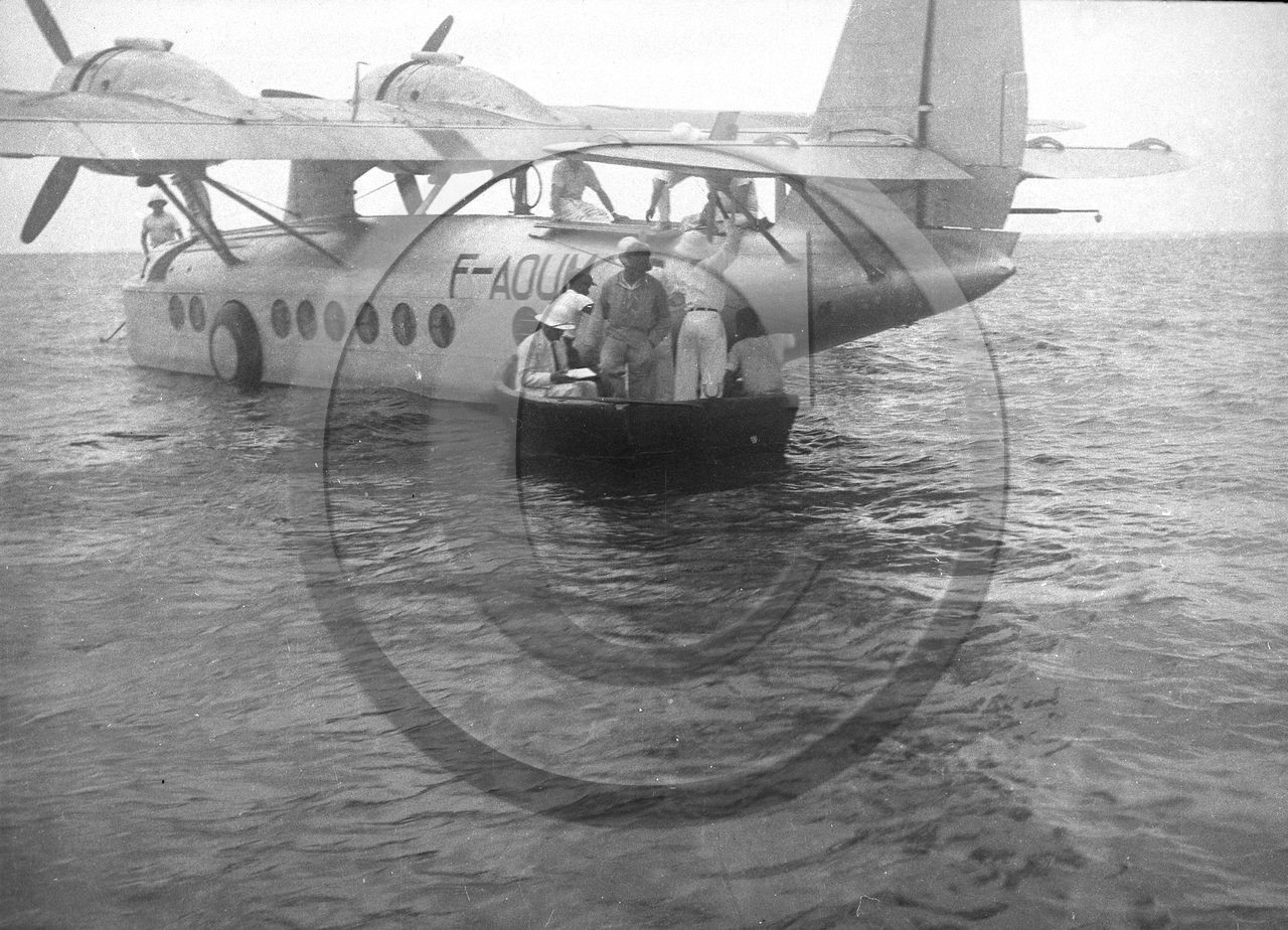 AVI 246 hydravion F AOUM .jpg