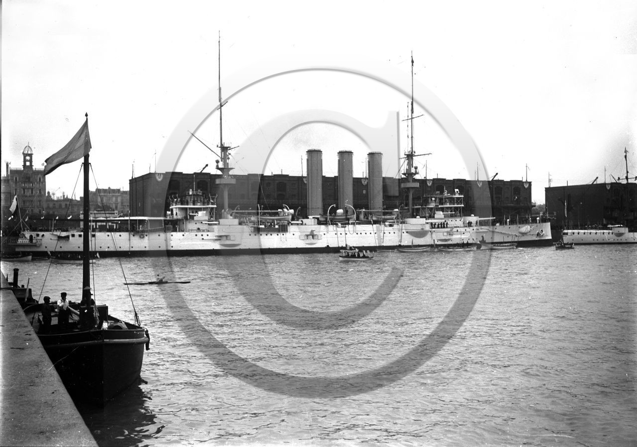 BA 545 navire de guerre  .jpg