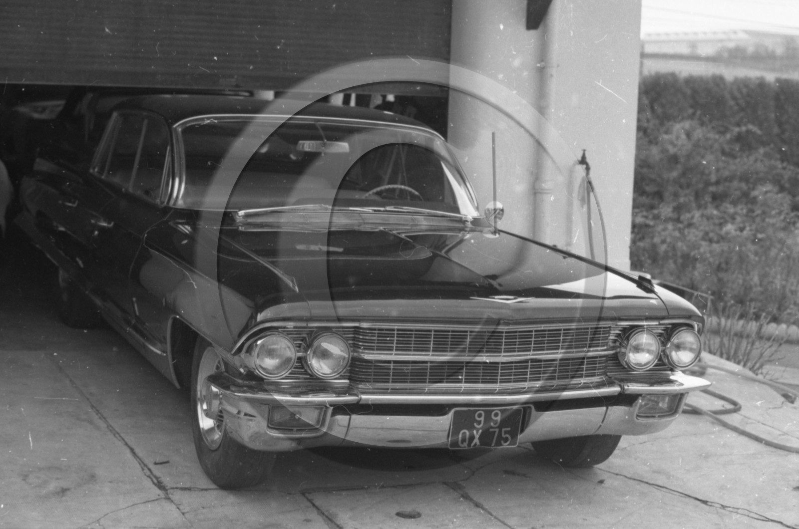 AU 172 Cadillac sedan 4 portes  1962 .jpg